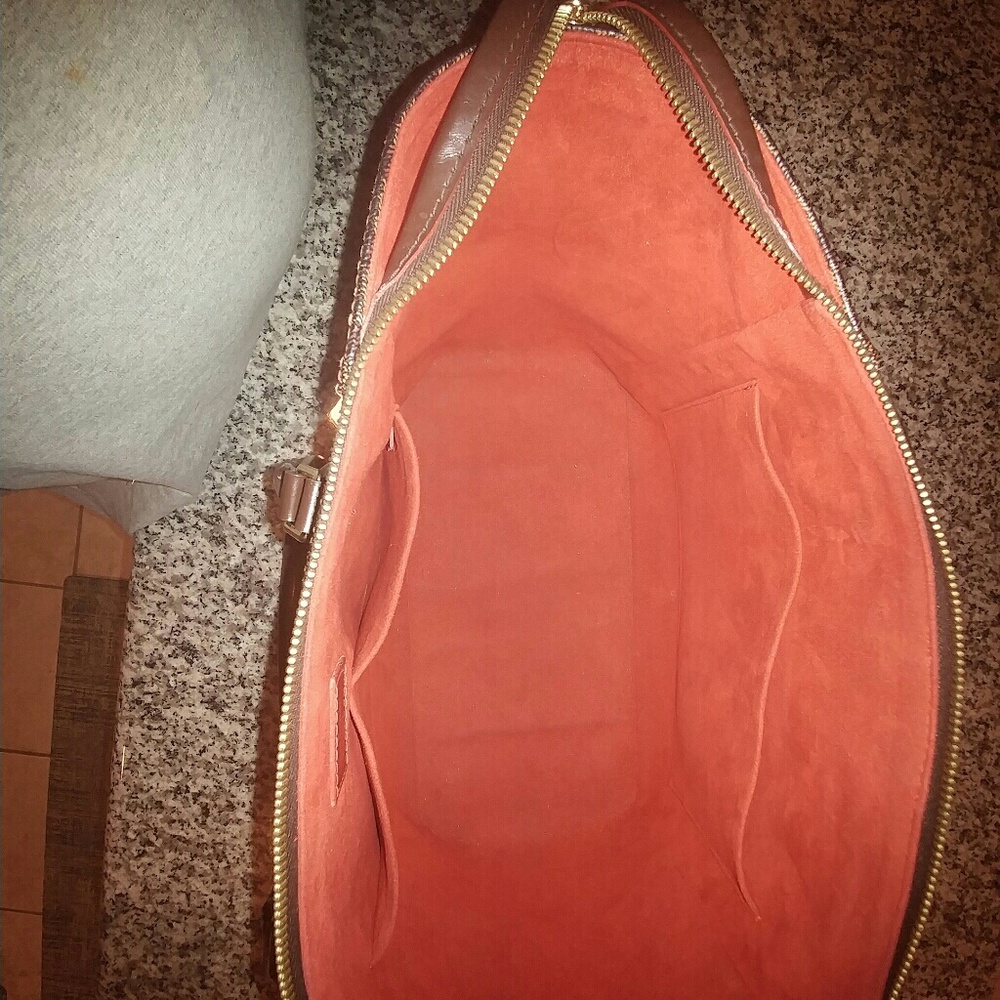 Handbag - Picture 3 of 8